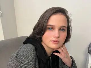 Amateur IsabellGrin