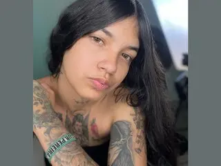 Show YvonneMoons